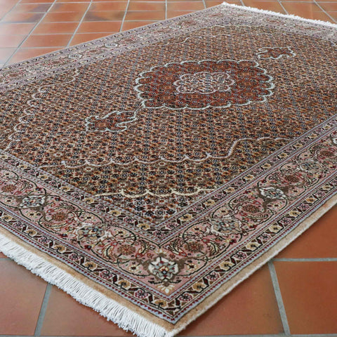 Fine handmade Oriental Tabriz rug - CB306297