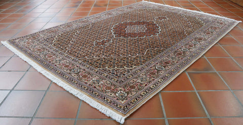 Fine handmade Oriental Tabriz rug - CB306297